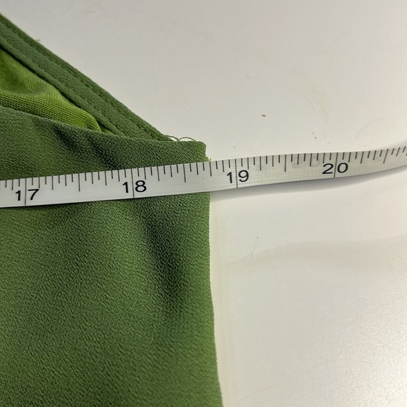 Sunday in Brooklyn green tank top 100% polyester keyhole, opening at neck medium - Picture 7 of 7